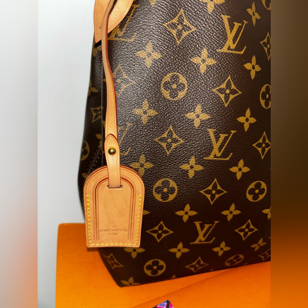 Louis Vuitton Graceful hobo PM bag AUTHENTIC💯 - Picture 2 of 16